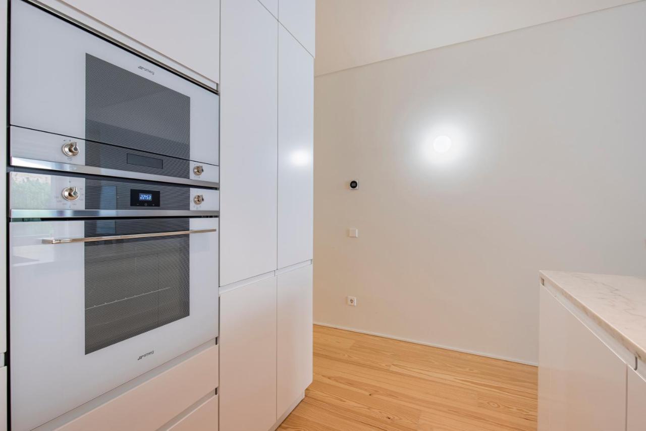 ליסבון Deluxe 2Bdr Apartment W/ Patio By Lovelystay מראה חיצוני תמונה